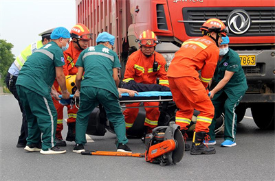 合浦沛县道路救援